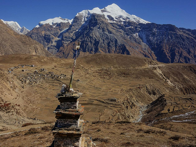 Kang Guru (6,981 m)