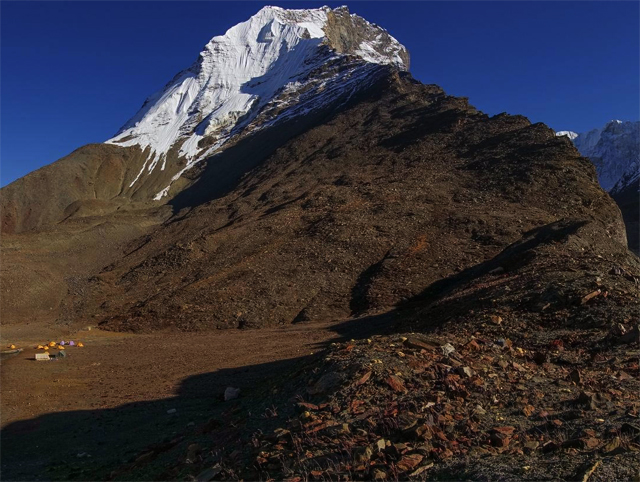 Vasuki Parbat(6,792 m)