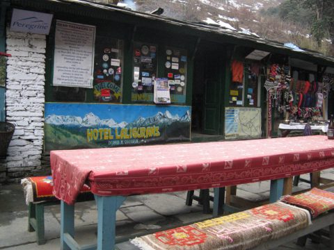 Hotel Laligurans, Deurali