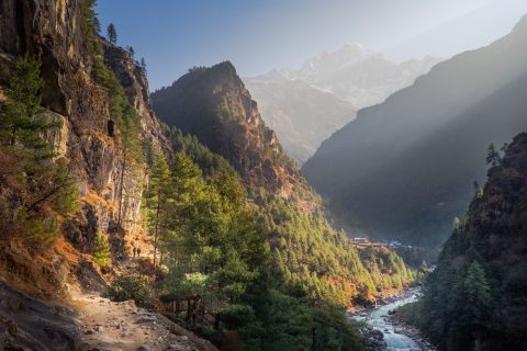 Trekking from Phakding to Namche, Everest View Luxury Trek