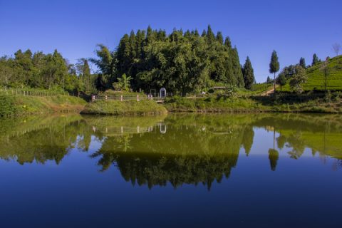 Antu  Pond  2 C  Ilam Reflecting The Color Of Its Sorroundings   2 8 By  Saroj  Pandey  2 9, Ilam