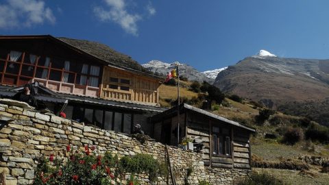 Pisang & Ghyaru Peaks From Village Below - Nepal Annapurna, Pisang Peak