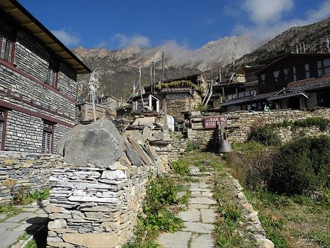Pisang Peak From Village Below - Nepal Annapurna, Pisang Peak