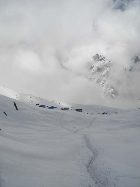 Above MBC, Trail Chhomrong to ABC