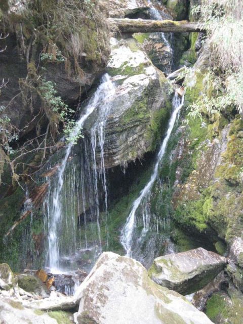 Waterfall Banthanti, Trail Ghorepani to Tadapani