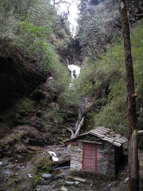 Waterfall Deurali, Trail Ghorepani to Tadapani