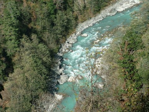 Dudh Kosi, Trail Lukla to Phakding