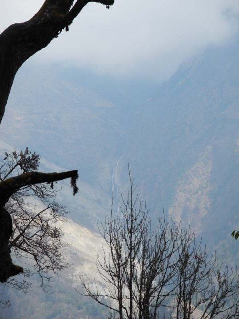 Waterfall Tibuje Khola, Trail Tadapani to Chhomrong