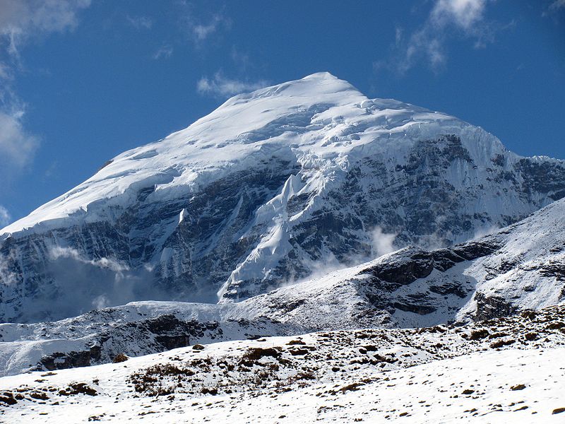 ©Christopher J. Fynn / Wikimedia Commons / CC-BY-SA-3.0 & GFDL Mount Jomolhari from below Neleyla