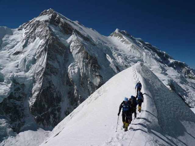  Kangchenjunga (8,586m, 28,169ft)