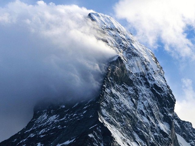 Banner cloud forming on the less side of the Matterhorn