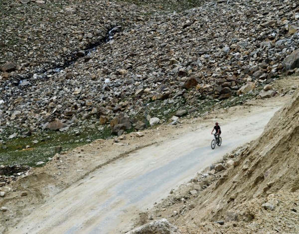 Biker Going Down Khardung La