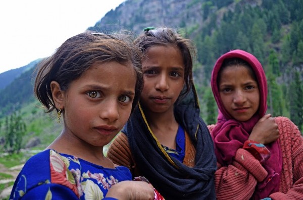 Gujer Kids in Lidder Valley