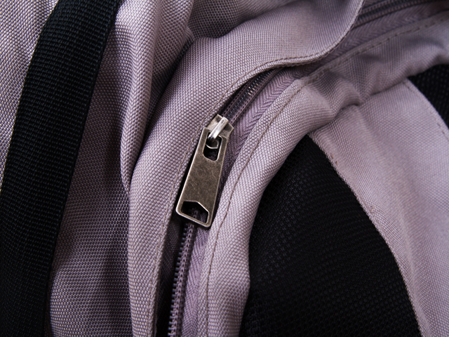 Check the quality of the zippers
