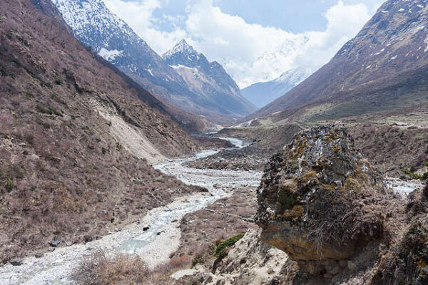 Trail views on the Manaslu Circuit