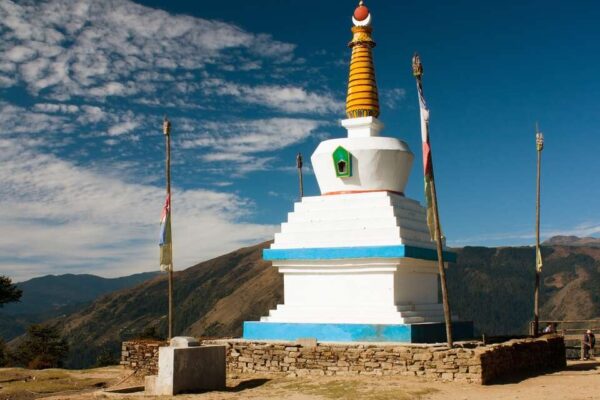 Stupa on Taksindu La pass near Ringmu on the Jiri to Everest trail