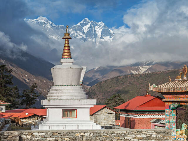 Trekking around Namche Bazaar